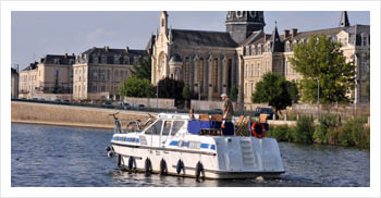 River cruise Mayenne