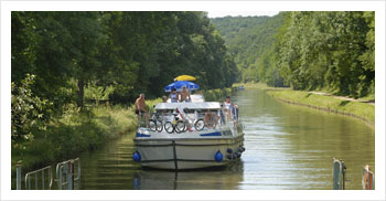 River cruise on the Nivernais